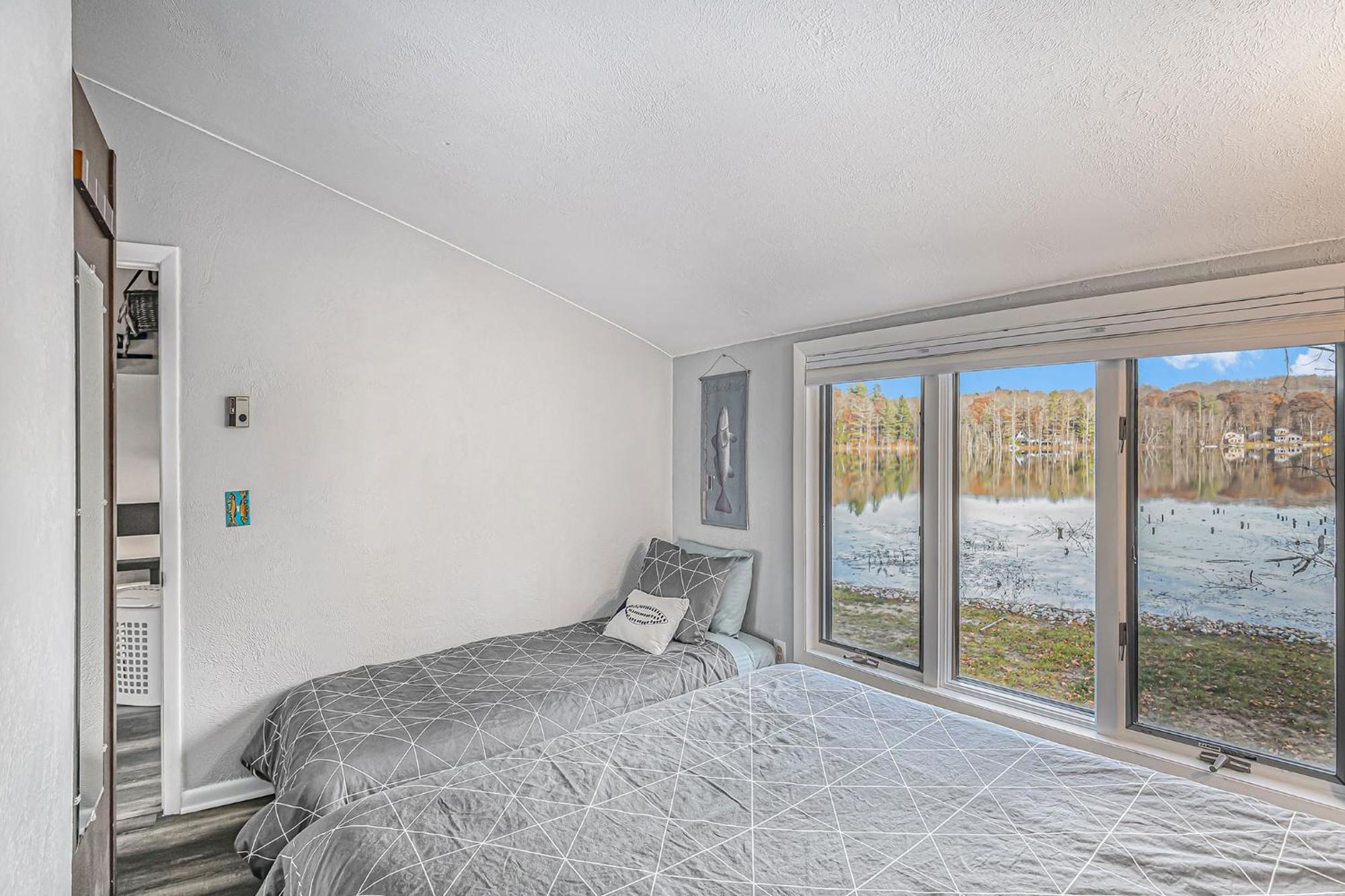 Quiet And Cozy Lakefront Home Near Mt Boyne Gaylord Extérieur photo