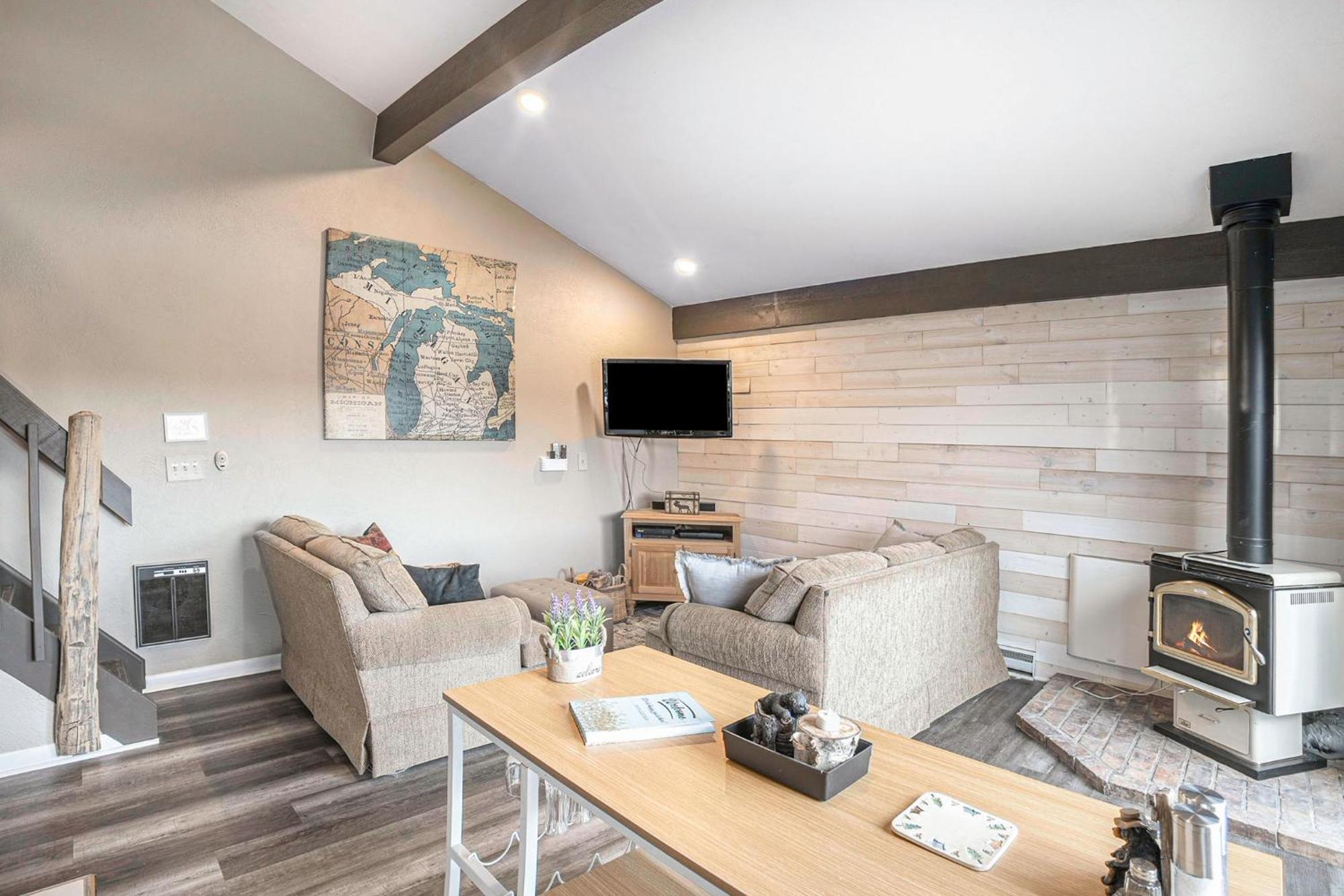 Quiet And Cozy Lakefront Home Near Mt Boyne Gaylord Extérieur photo