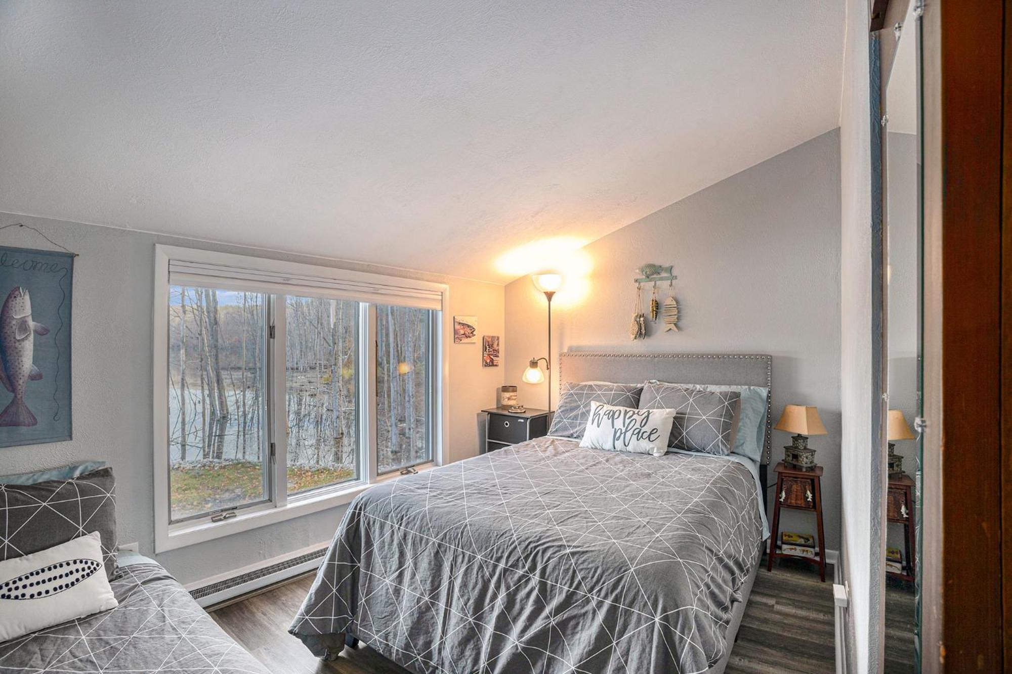 Quiet And Cozy Lakefront Home Near Mt Boyne Gaylord Extérieur photo